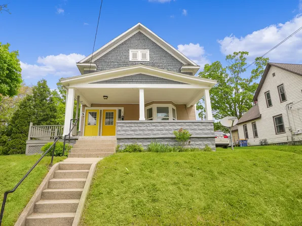 517 Spencer St NE, Grand Rapids, MI 49505