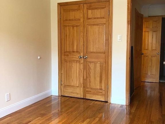4th image of 31-28 47th St #2