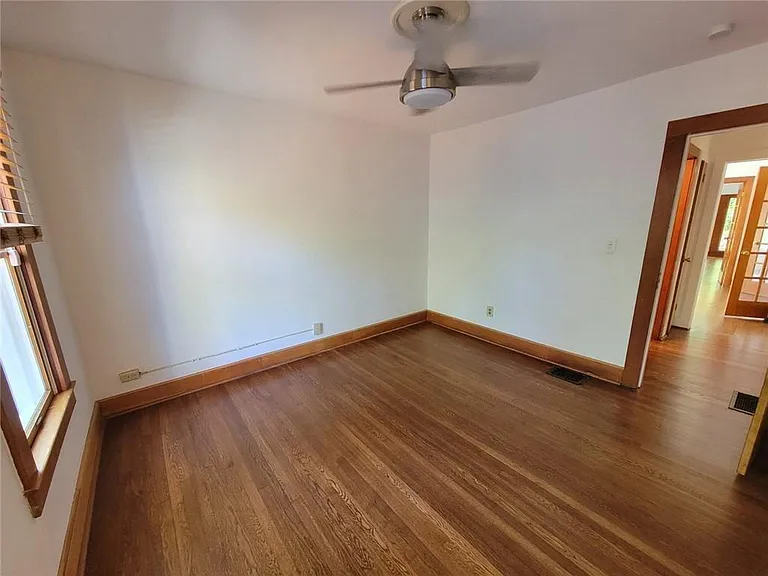 404 Emory Dr NE — Photo 24