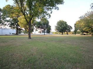 4500 W Oak St, Rogers, AR 72758