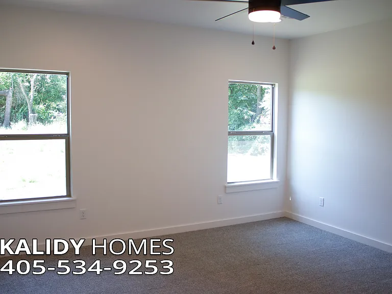 1925 E Springer Ave — Photo 15