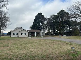 302 Bradley Cove Rd, Russellville, AR 72802