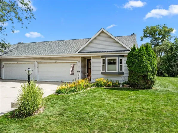 1421 Vogt DRIVE, West Bend, WI 53095