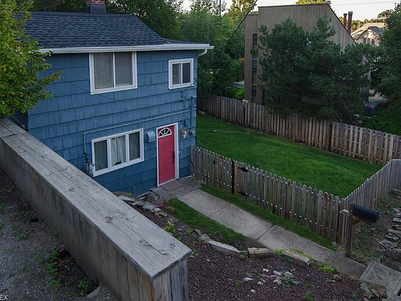 2nd image of 297 Riverdale Dr