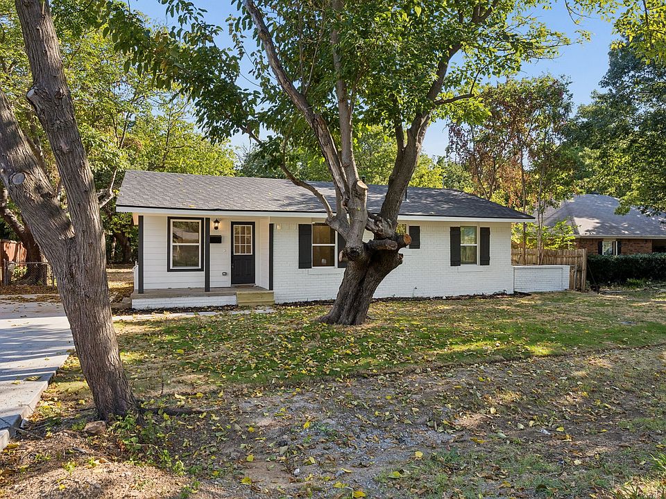 1st image of 238 Oakwood Cir