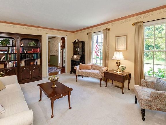 4th image of 9240 Behner Cir