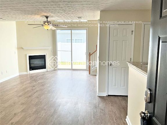 3rd image of 1265 W Oaks Way