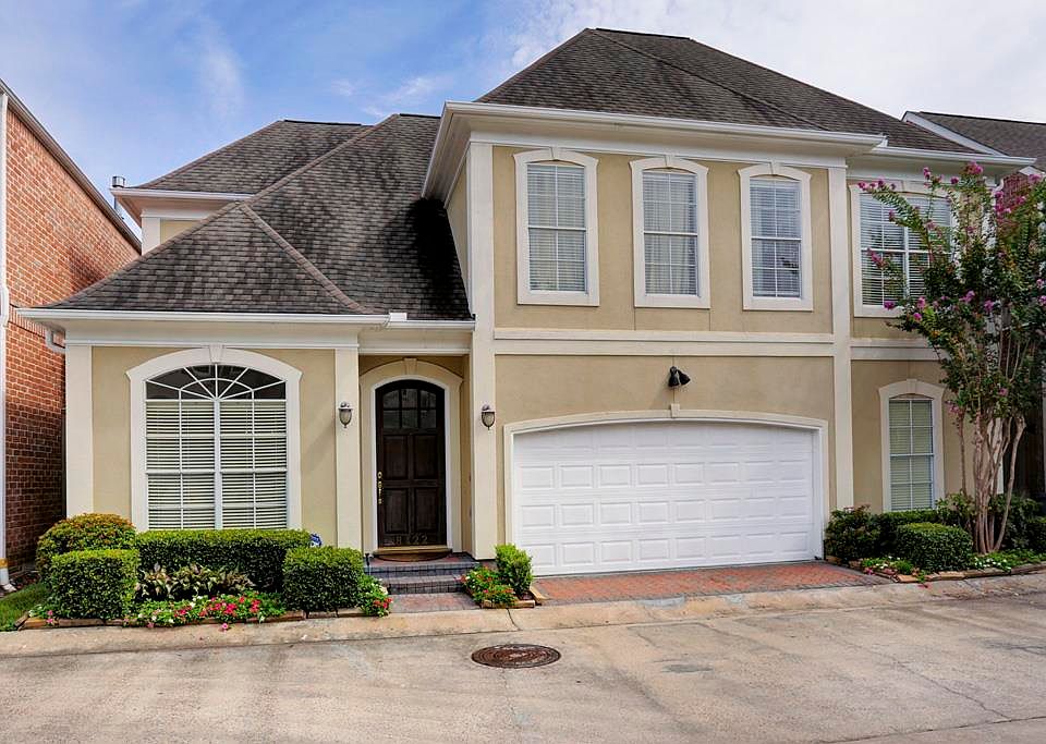 1st image of 8422 N Hilshire Park Dr