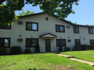 402 3rd St W, Menomonie, WI 54751