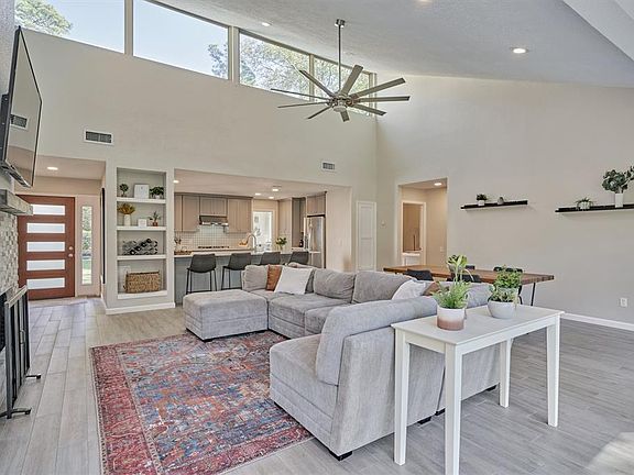 4th image of 10731 N Autumnwood Way