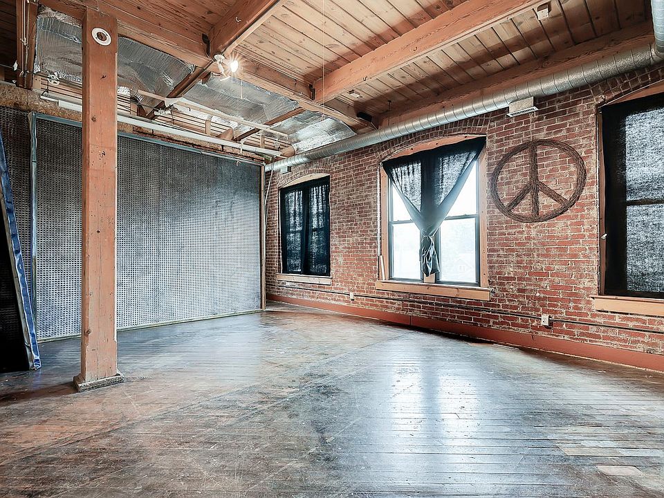 1st image of 3001 N New Jersey St
