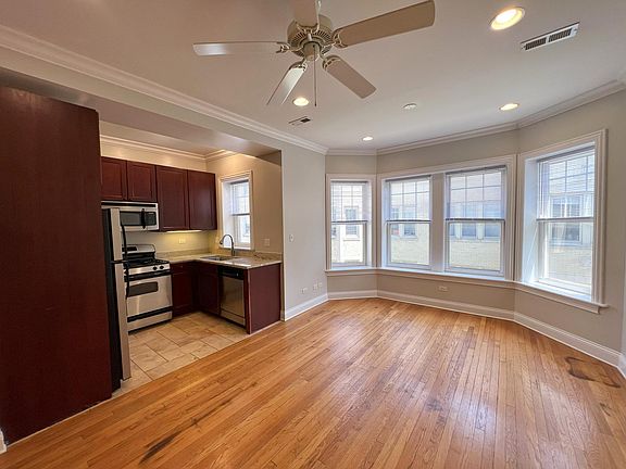 2nd image of 1424 W Lunt Ave #6-J