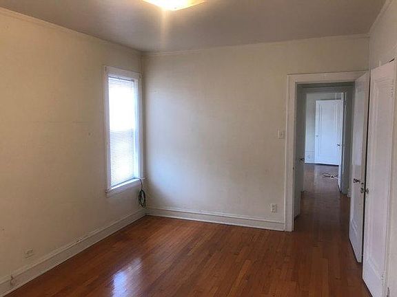 2nd image of 6038 N Fairfield Ave APT 3W