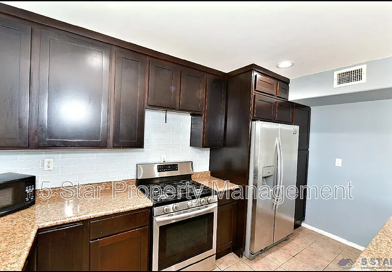 6372 Franklin Ridge Dr — Photo 15