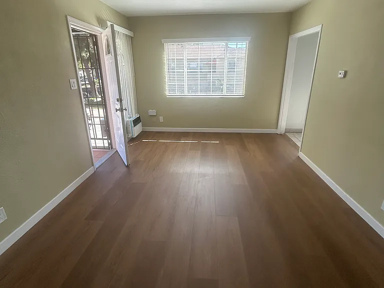 3051 Stocker St #3053-1/2 — Photo 10