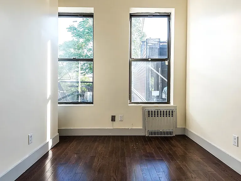 24 Wilson Ave #2L — Photo 12