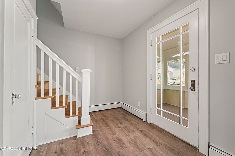 5th image of 118 N Toll Street