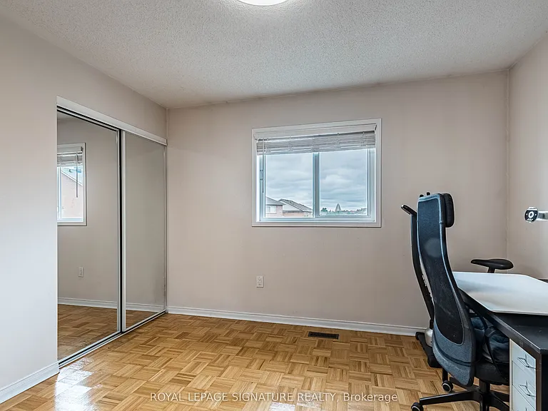 35 Whitehouse Cres — Photo 45