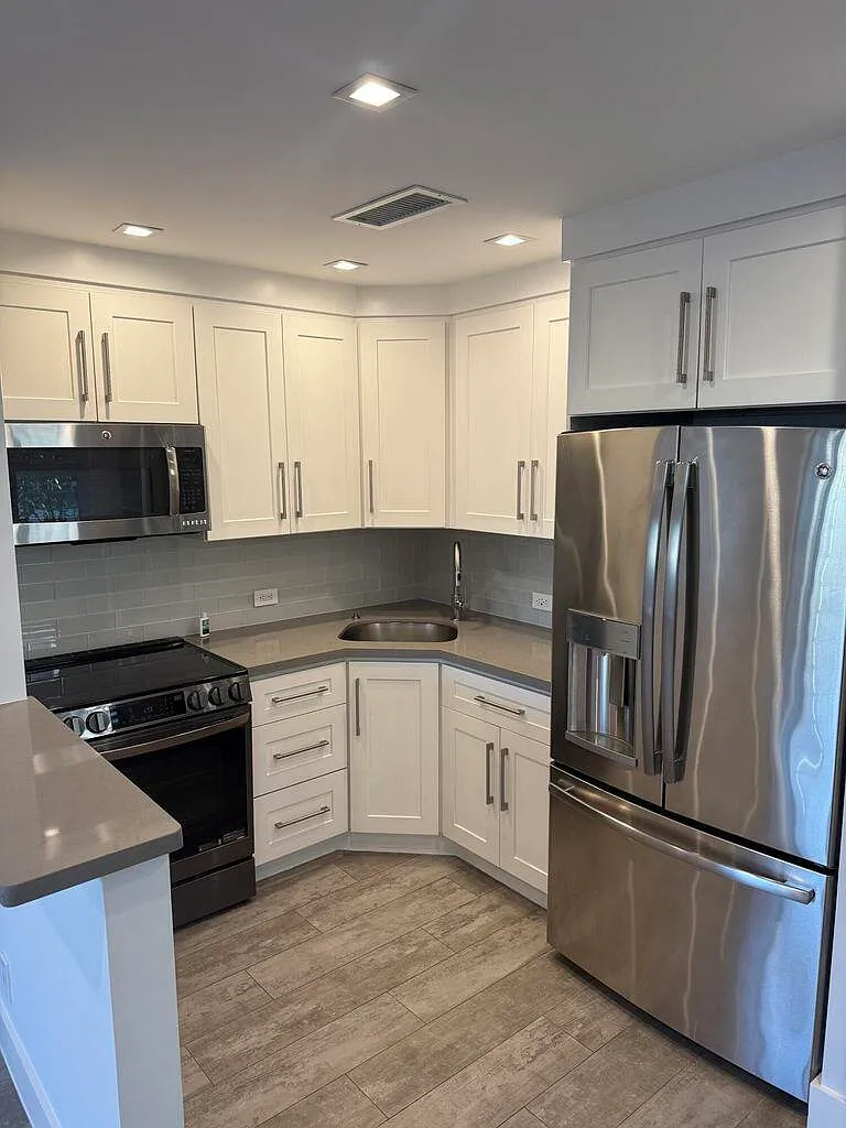 1 bed, 1.0 bath, 800 sqft, $2,000 — Photo 1