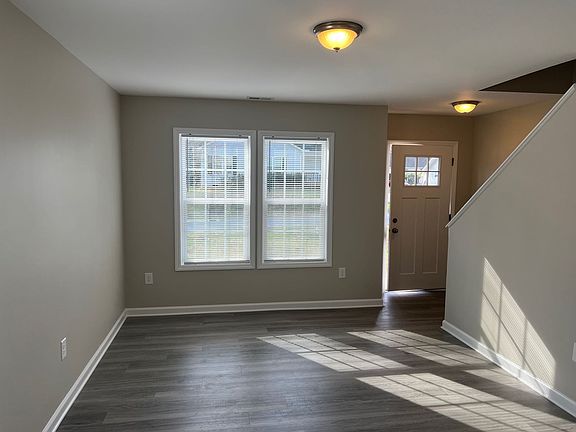 3rd image of 507 E Mills Dr