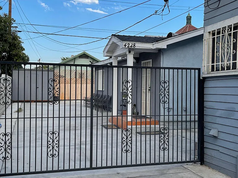 4228 Brighton Ave — Photo 6
