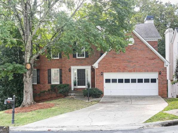 38 Parkside Cir, Marietta, GA 30068