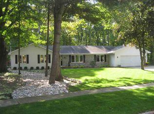 4701 Oakridge Dr, Midland, MI