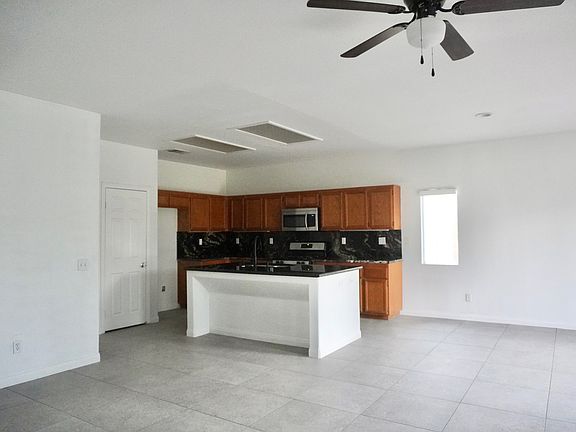 3rd image of 40689 Carmel Mountain Dr