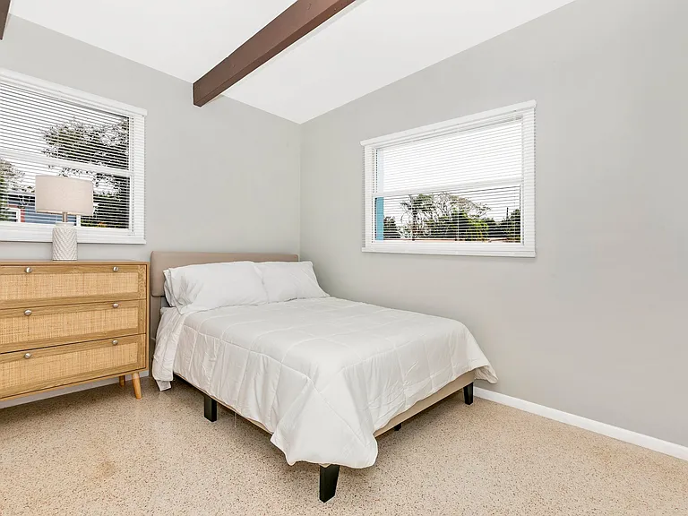 1502 Chandler Ave — Photo 24