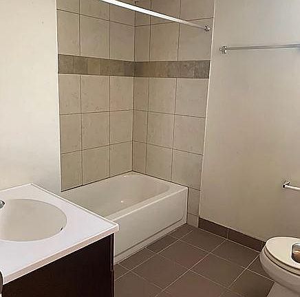 5th image of 1740 W Huron St #111