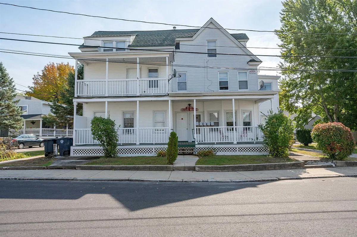 2 bed, 1.0 bath, 1100 sqft, $2,600 — Photo 2