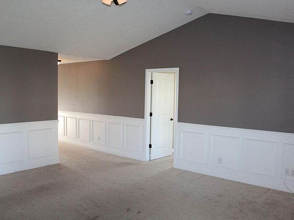 4th image of 7650 Woodcrest Dr