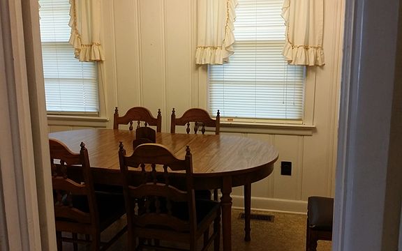 3rd image of 206 Forest Dr