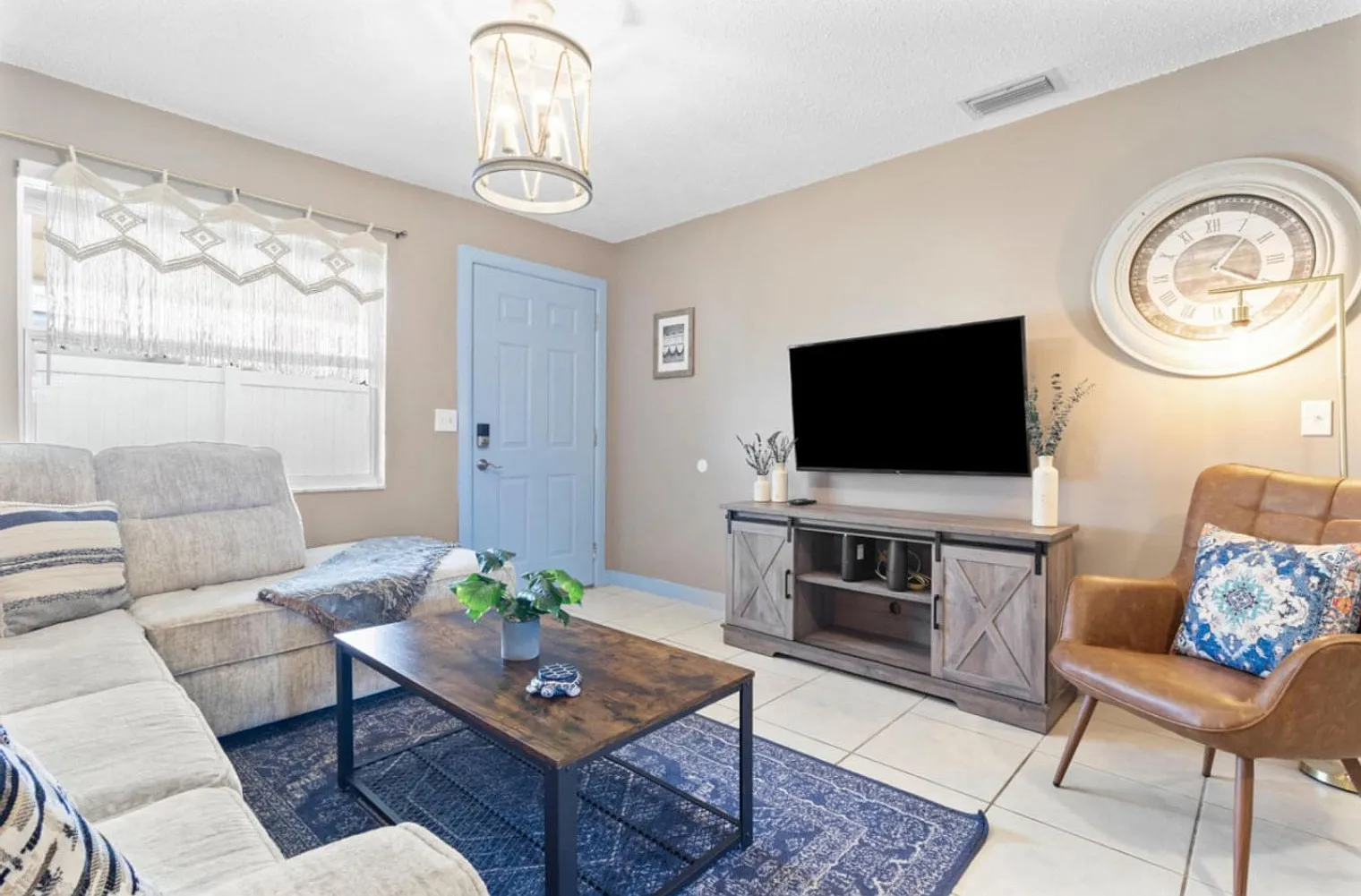 2 bed, 1.0 bath, $3,387 — Photo 3