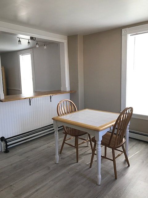 kitchen/bar