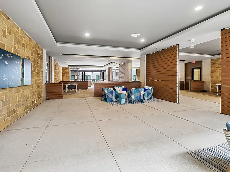 Surfside at Sapphire Bay — Photo 25