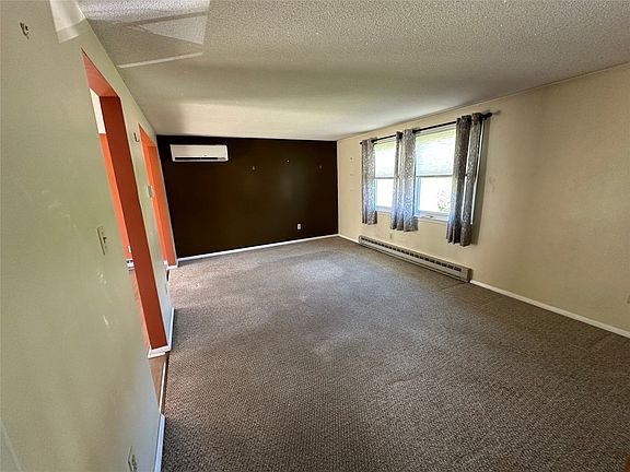 3rd image of 901 Dellapenna Dr