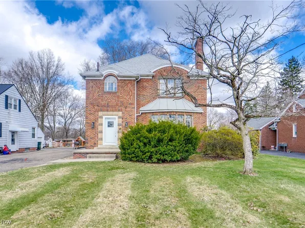 323 37th St NW, Canton, OH 44709