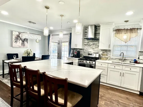 1888 W 5th St, Piscataway, NJ 08854