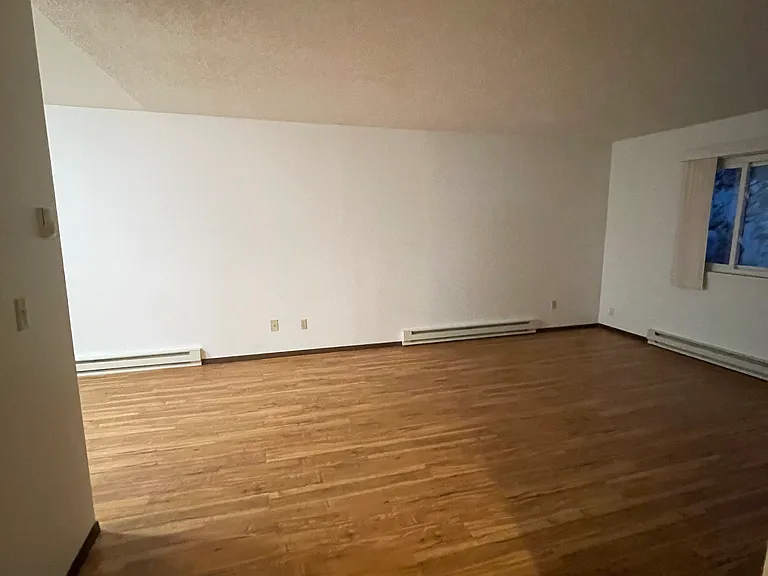 123 Turner Ct #4 — Photo 2
