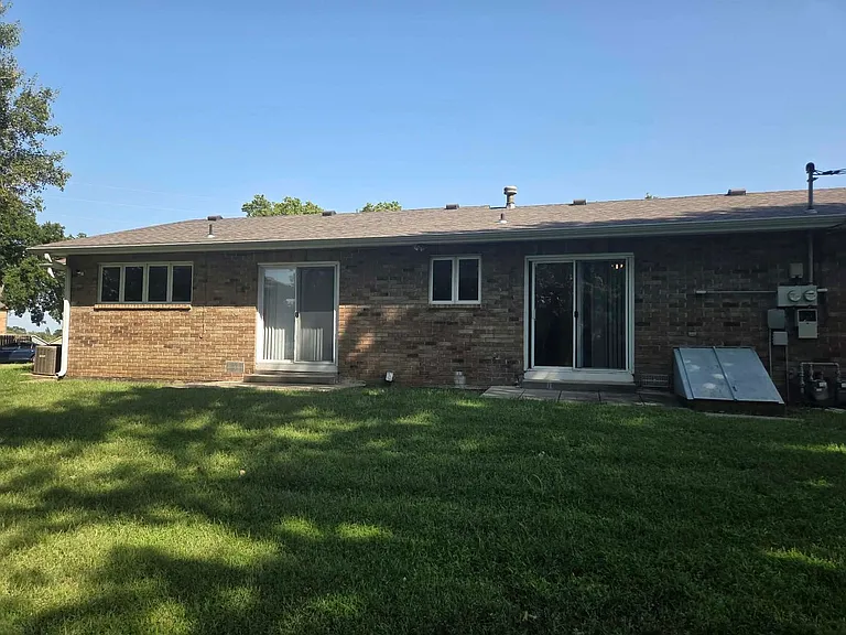 328 S Kiowa Ct — Photo 24