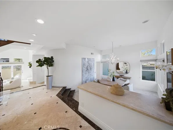 2 Vienna, Newport Beach, CA 92660