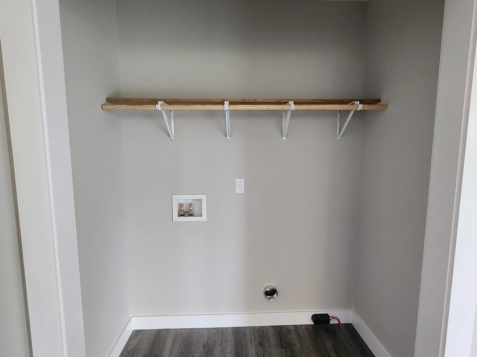 1067 Crescent Drive - 1 — Photo 3