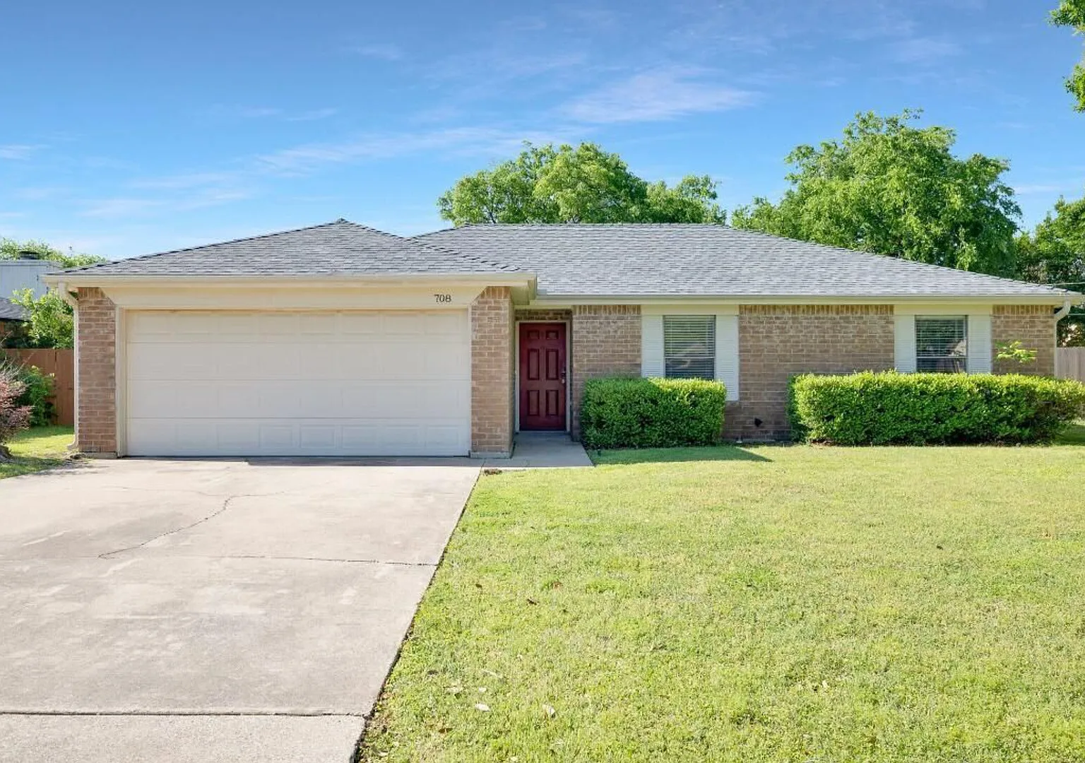 3 bedroom-walk to all! — Photo 1