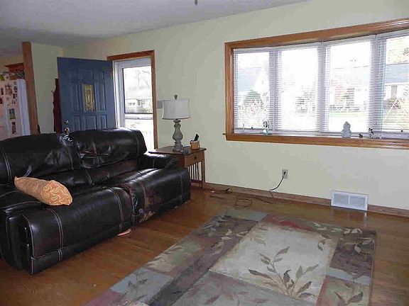 4th image of 2554 29th Avenue Ct