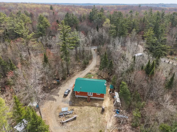 1070 W Vankoughnet Rd, Bracebridge, ON P1L 1X1