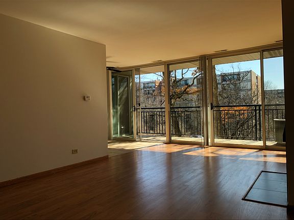 A lot of natural light during the daytime