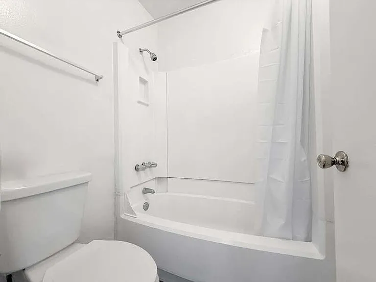 1497 W 29th St #1 — Photo 20
