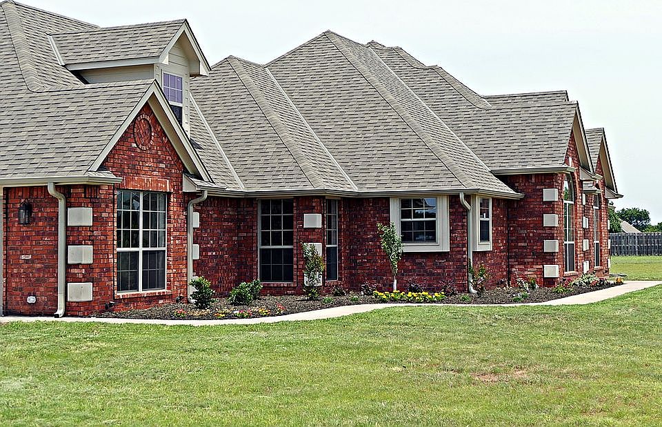 2nd image of 17074 W Gore Blvd