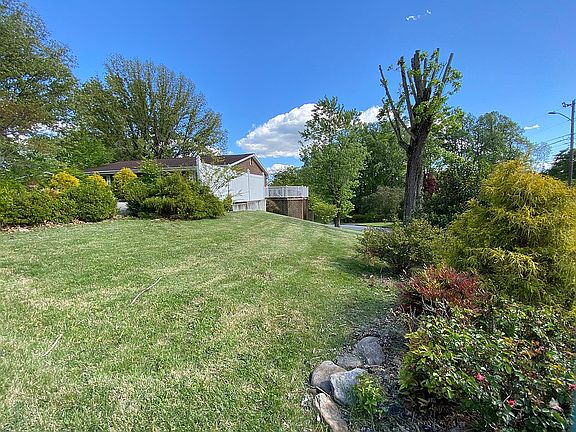 5th image of 513 Longview Dr